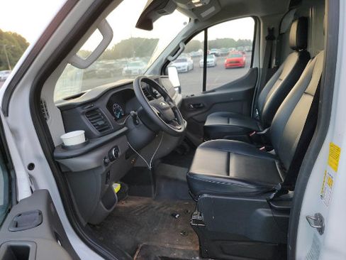 Used 2024 Ford Transit 150 Low Roof RWD image 5