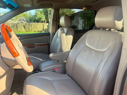 Used 2008 Toyota Sienna XLE image 15