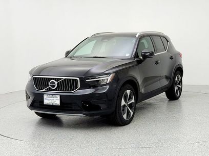 New 2025 Volvo XC40 B5 Core w/ Climate Package