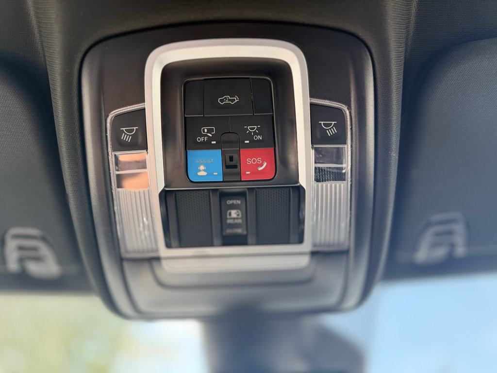 Used 2025 RAM 1500 Limited w/ Trailer Tow Group AWD/4WD image 19