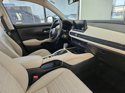 Used 2023 Honda HR-V LX image 13
