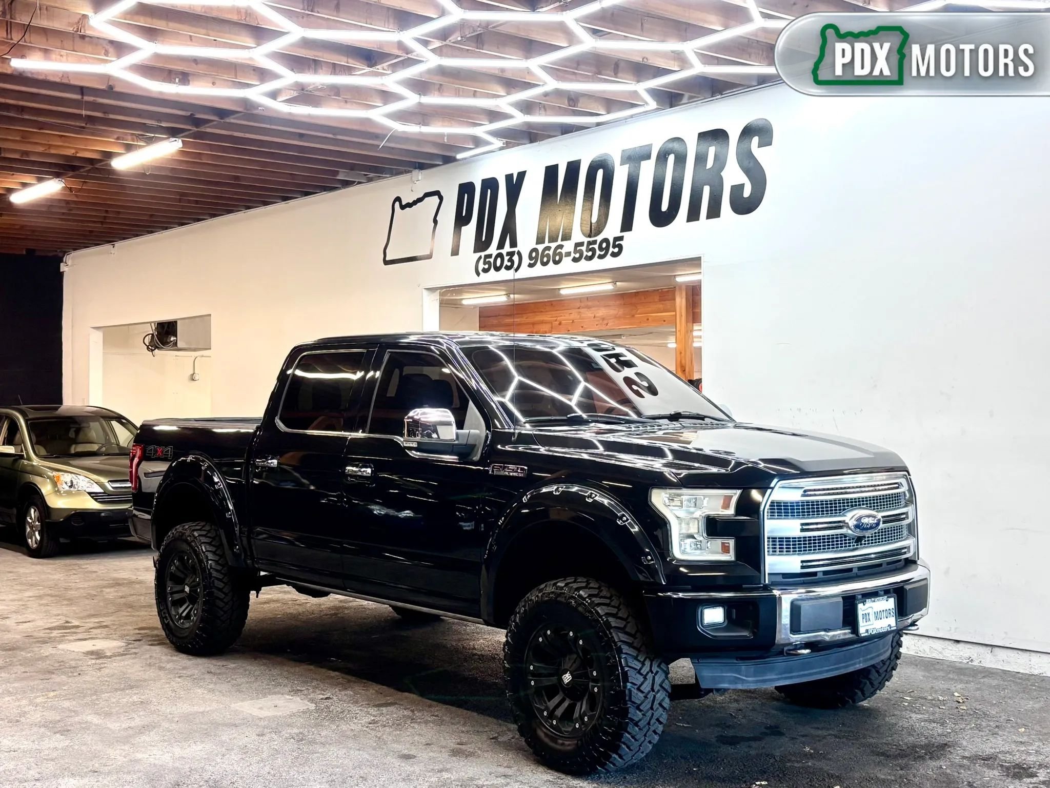 Used 2015 Ford F150 Platinum w/ Equipment Group 701A Luxury AWD/4WD image 1