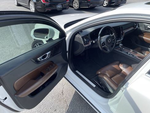 Used 2021 Volvo S60 T5 Inscription AWD/4WD image 11
