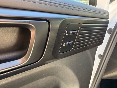 Used 2025 Hyundai Santa Fe Calligraphy image 11