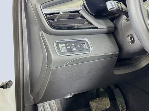 Used 2025 Buick Enclave Avenir image 8