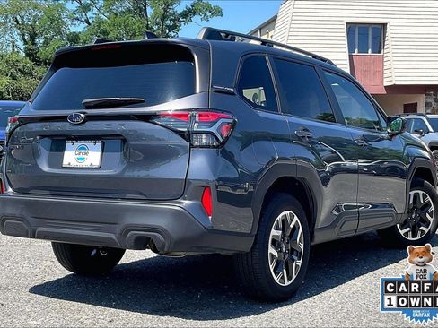 Certified 2025 Subaru Forester Premium AWD/4WD image 12