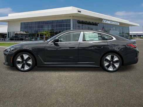 New 2026 BMW i4 eDrive40 w/ Parking Assistance Package RWD image 6