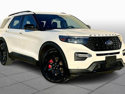Used 2022 Ford Explorer ST w/ Equipment Group 401A image 2