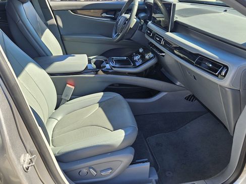 Used 2022 Lincoln Nautilus Reserve w/ Luxury Package image 11