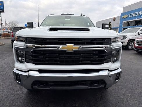 New 2026 Chevrolet Silverado 2500 LT image 12