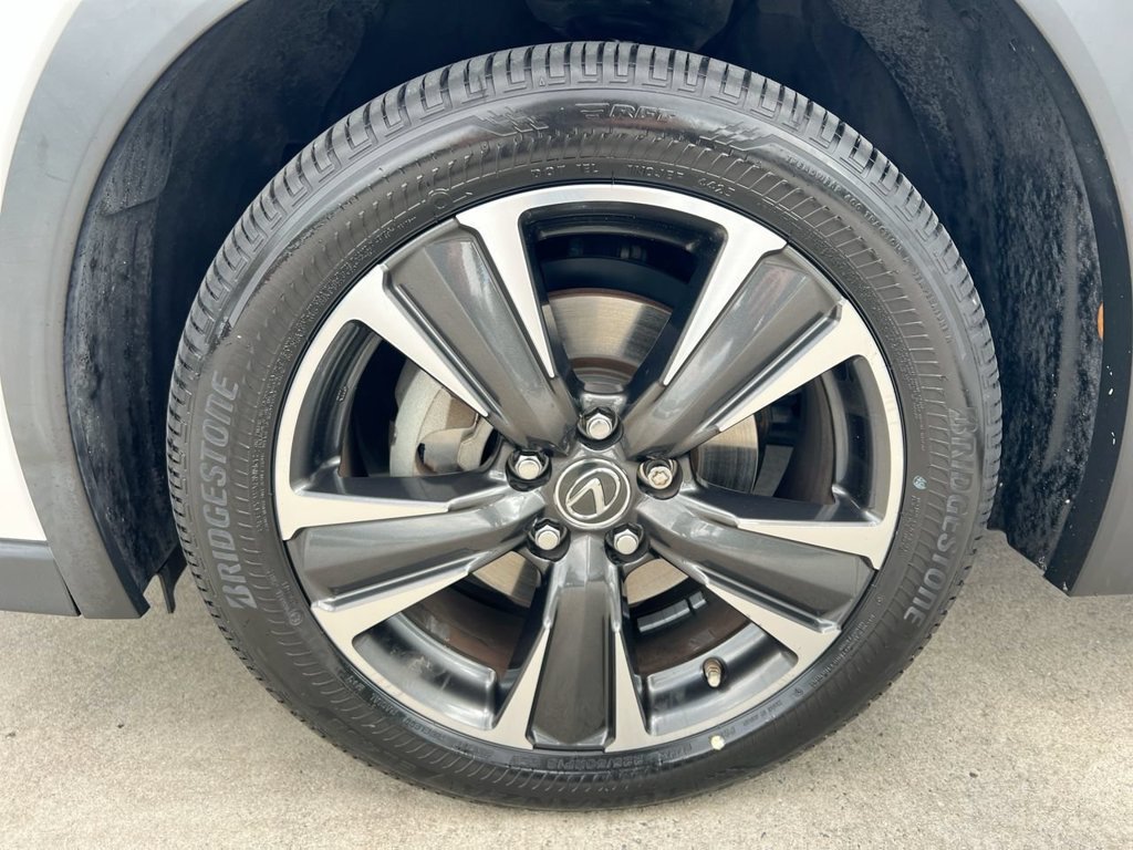 Used 2019 Lexus UX 200 w/ Premium Package FWD image 9