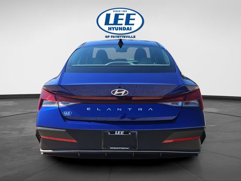 Certified 2026 Hyundai Elantra SE FWD image 4