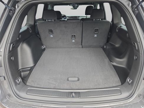 New 2025 Jeep Grand Cherokee Laredo X image 12