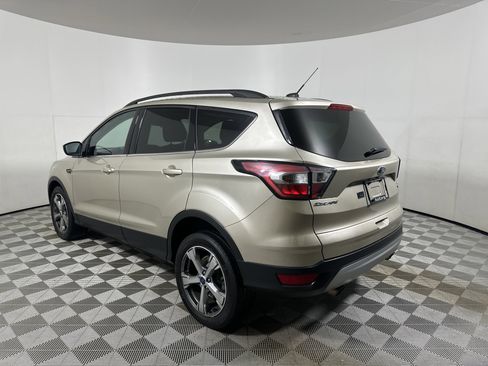 Used 2017 Ford Escape SE w/ Equipment Group 201A image 5