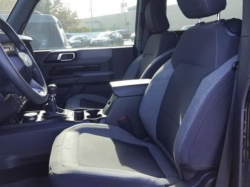 Used 2022 Ford Bronco Base image 12