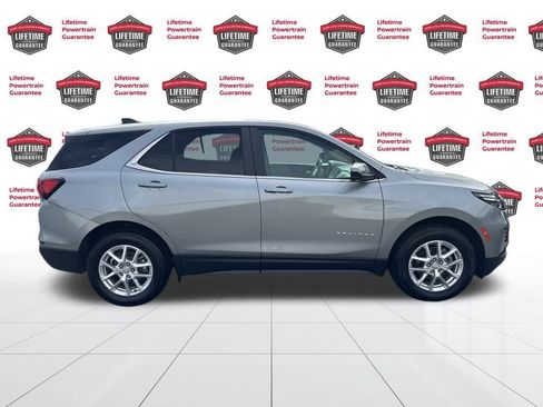 Used 2023 Chevrolet Equinox LT w/ Driver Convenience Package image 4