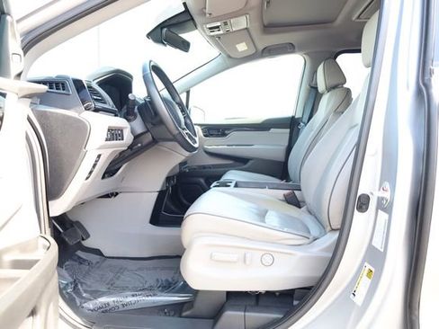 Used 2023 Honda Odyssey Elite image 13
