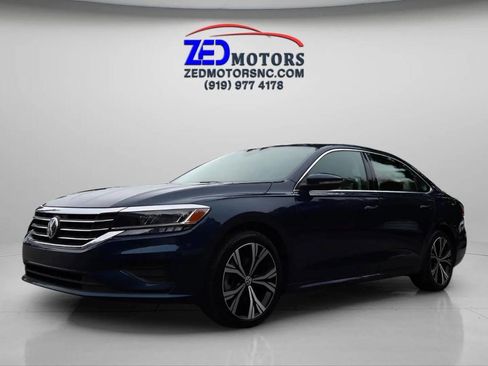 Used 2022 Volkswagen Passat 2.0T SE FWD image 1