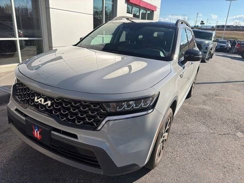 Used 2023 Kia Sorento S w/ Panoramic Sunroof Package image 5