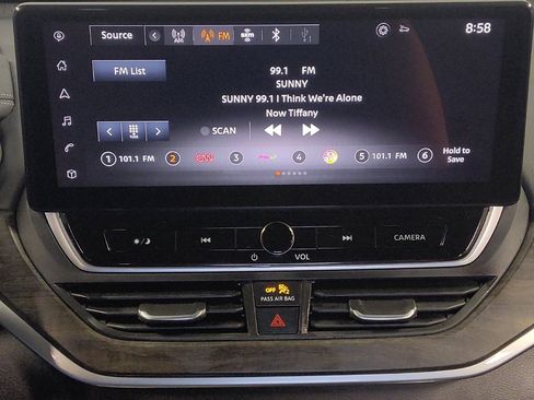 Used 2023 Nissan Altima 2.5 SV w/ SV Premium Package FWD image 25