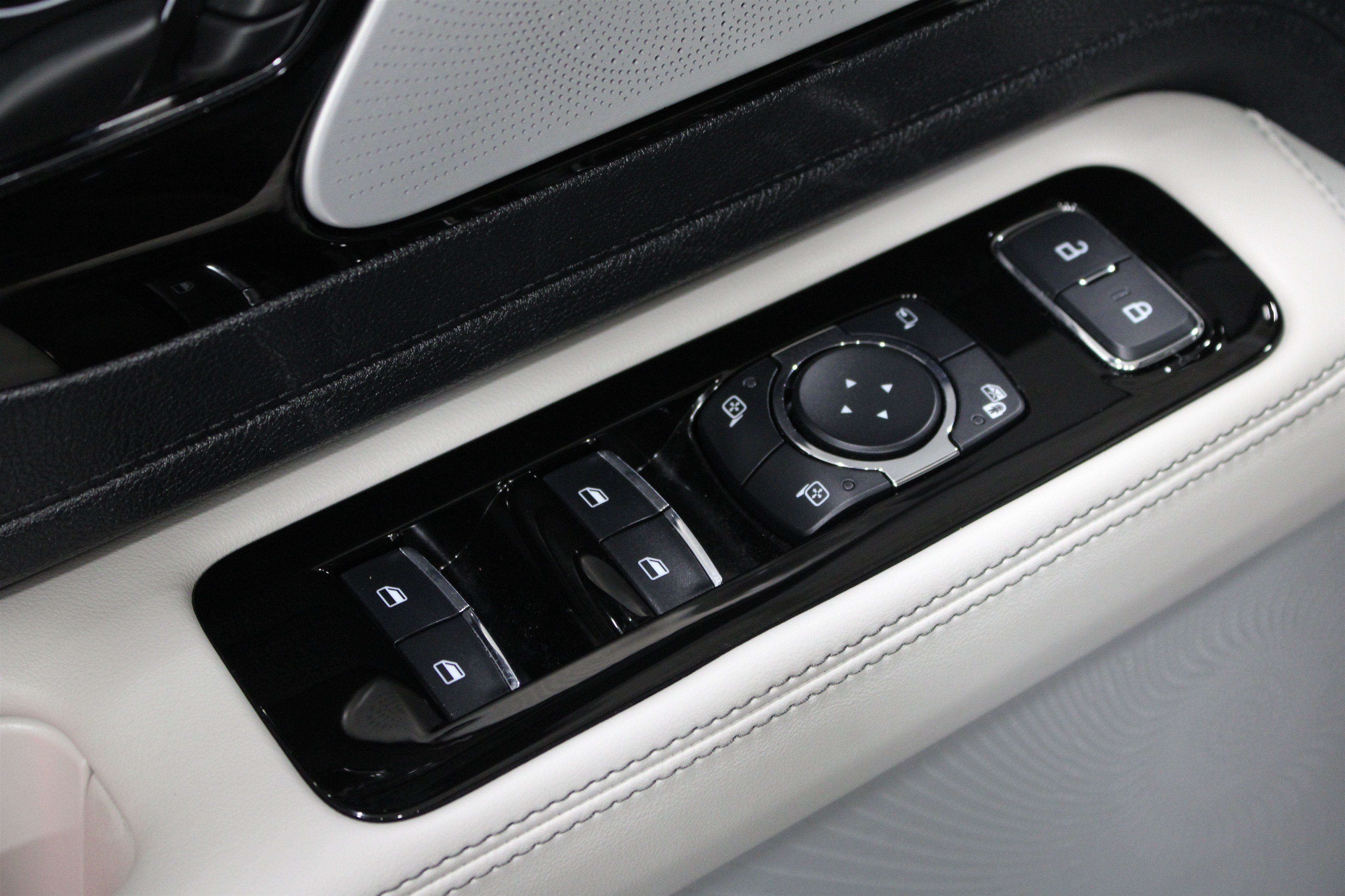 Certified 2026 Lincoln Aviator Reserve AWD/4WD image 6