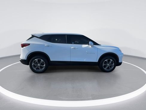 Used 2023 Chevrolet Blazer LT image 9