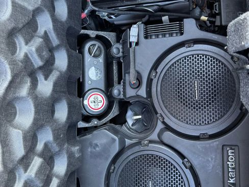 Used 2014 Dodge Challenger SRT8 w/ Harman/Kardon Audio Group image 44