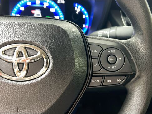 Used 2022 Toyota Corolla LE FWD image 19