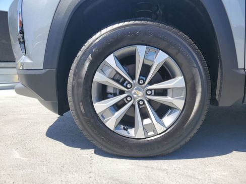 New 2026 Chevrolet Equinox LT w/ Safety and Technology Package FWD image 7