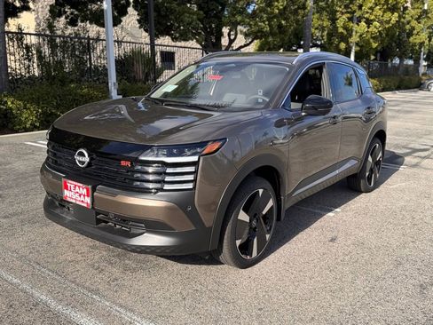 New 2026 Nissan Kicks SR image 4