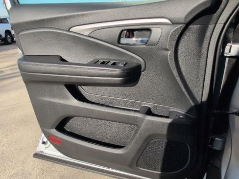 Used 2021 Honda Passport Sport image 13