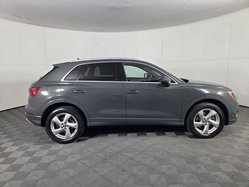 Used 2019 Audi Q3 2.0T Premium w/ Convenience Package AWD/4WD image 4