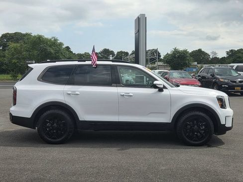 Used 2025 Kia Telluride AWD image 3