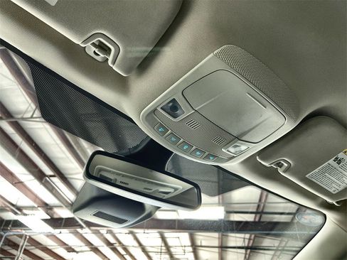 Used 2024 Ford Edge SEL image 32