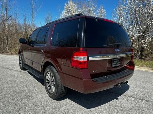 Used 2017 Ford Expedition XLT w/ Equipment Group 202A AWD/4WD image 7