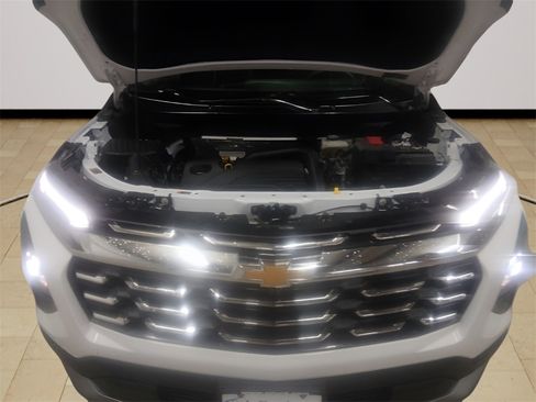 Used 2025 Chevrolet Equinox LT image 10