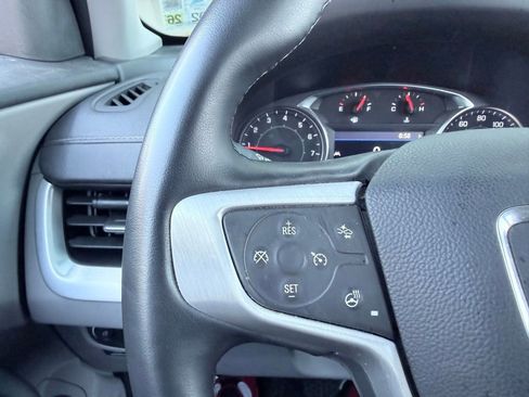 Used 2024 GMC Terrain SLT image 13