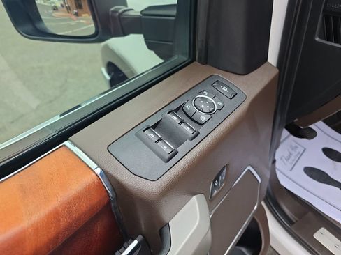 Used 2019 Ford F250 King Ranch w/ King Ranch Ultimate Package AWD/4WD image 11
