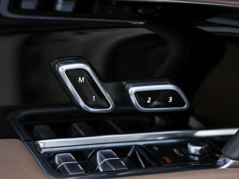 Used 2023 Land Rover Range Rover SE image 14