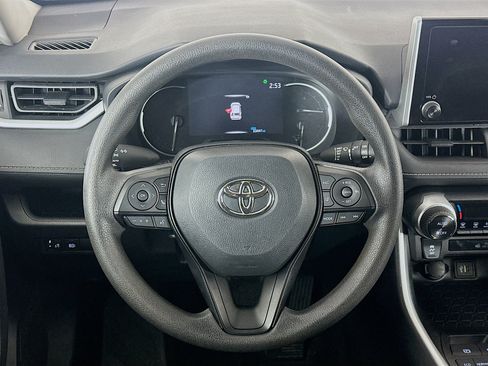 Used 2025 Toyota RAV4 XLE FWD image 18