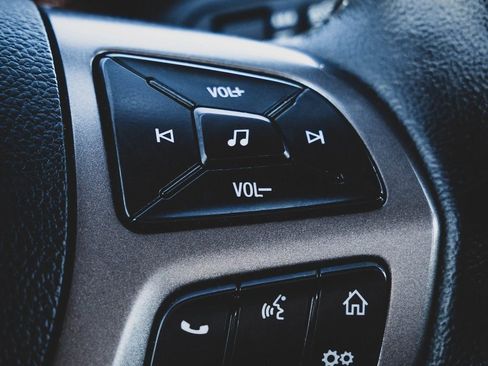 Used 2020 Ford Ranger XLT w/ Equipment Group 301A Mid image 12