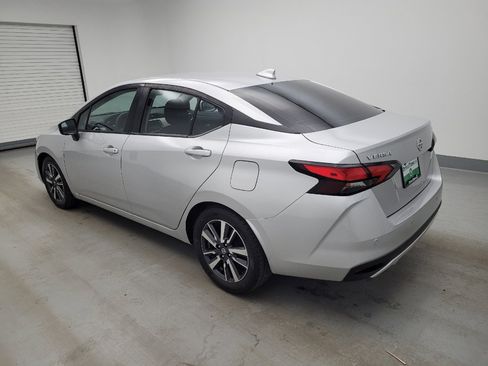 Used 2021 Nissan Versa SV FWD image 3