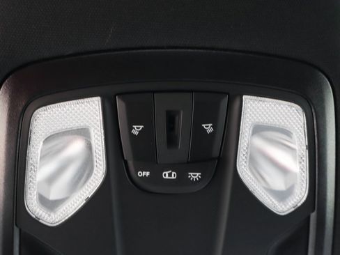 Used 2024 RAM 2500 Tradesman w/ Chrome Appearance Group image 27