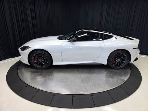 Used 2024 Nissan Z Performance w/ Floor Mat Package RWD image 8