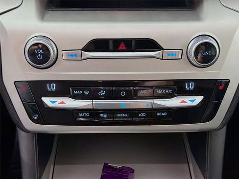 Used 2021 Ford Explorer XLT w/ Equipment Group 202A image 16