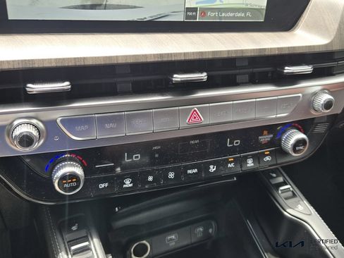 Certified 2024 Kia Telluride EX w/ EX Captain's Chair Package FWD image 25