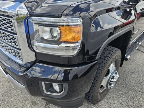Used 2018 GMC Sierra 3500 Denali w/ Duramax Plus Package image 18