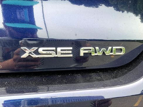 Used 2023 Toyota Highlander XSE AWD/4WD image 10