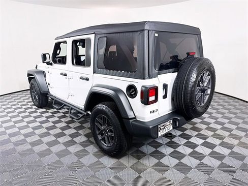 Used 2025 Jeep Wrangler Sport S image 20