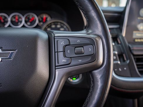 Used 2021 Chevrolet Suburban RST w/ Luxury Package image 17